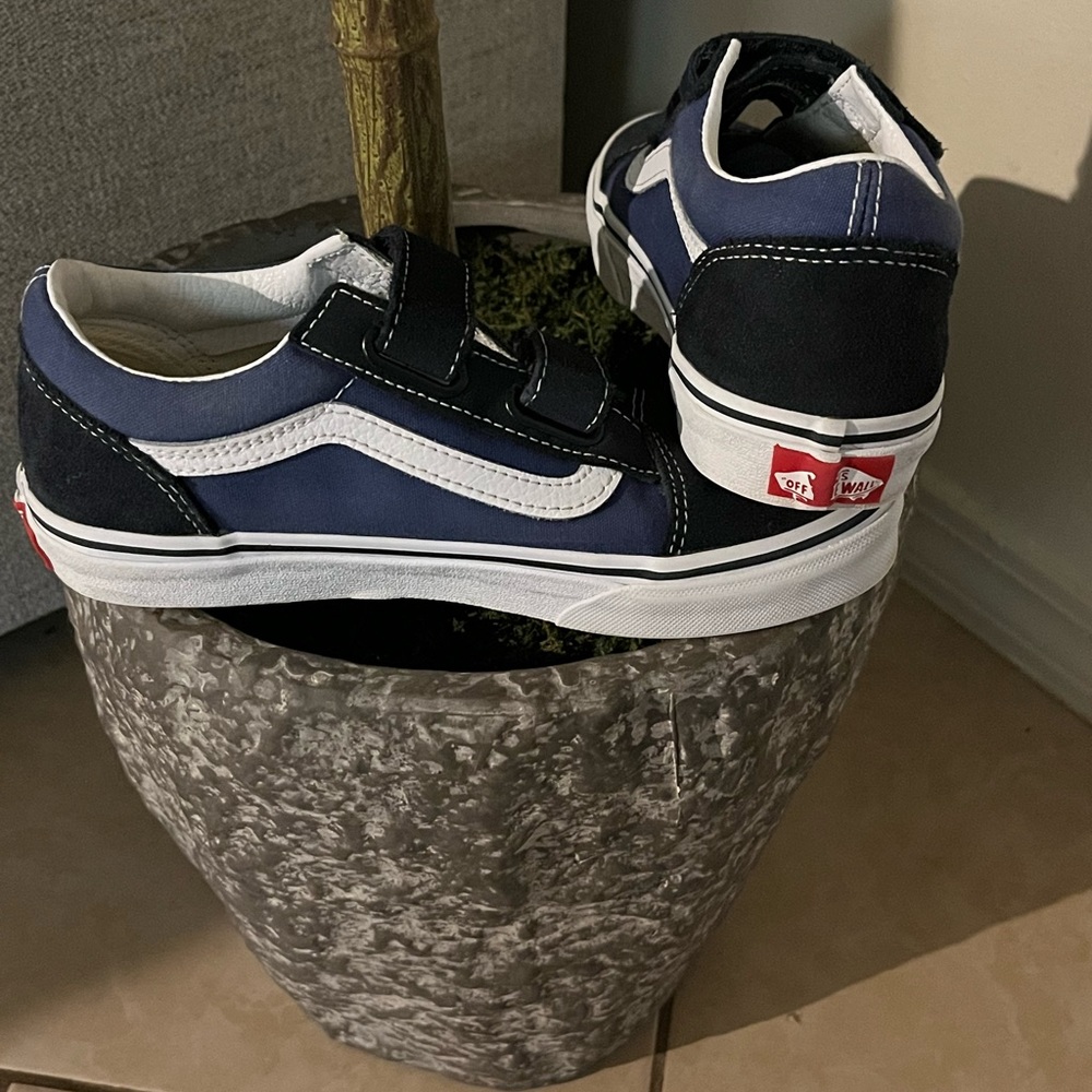 Girls navy blue Vans. Size 3